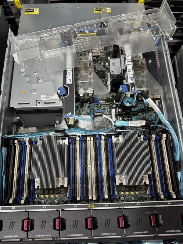 شاسی سرور dl380 g9 8sff|مودم و تجهیزات شبکه|تهران, خواجه نصیر طوسی|دیوار