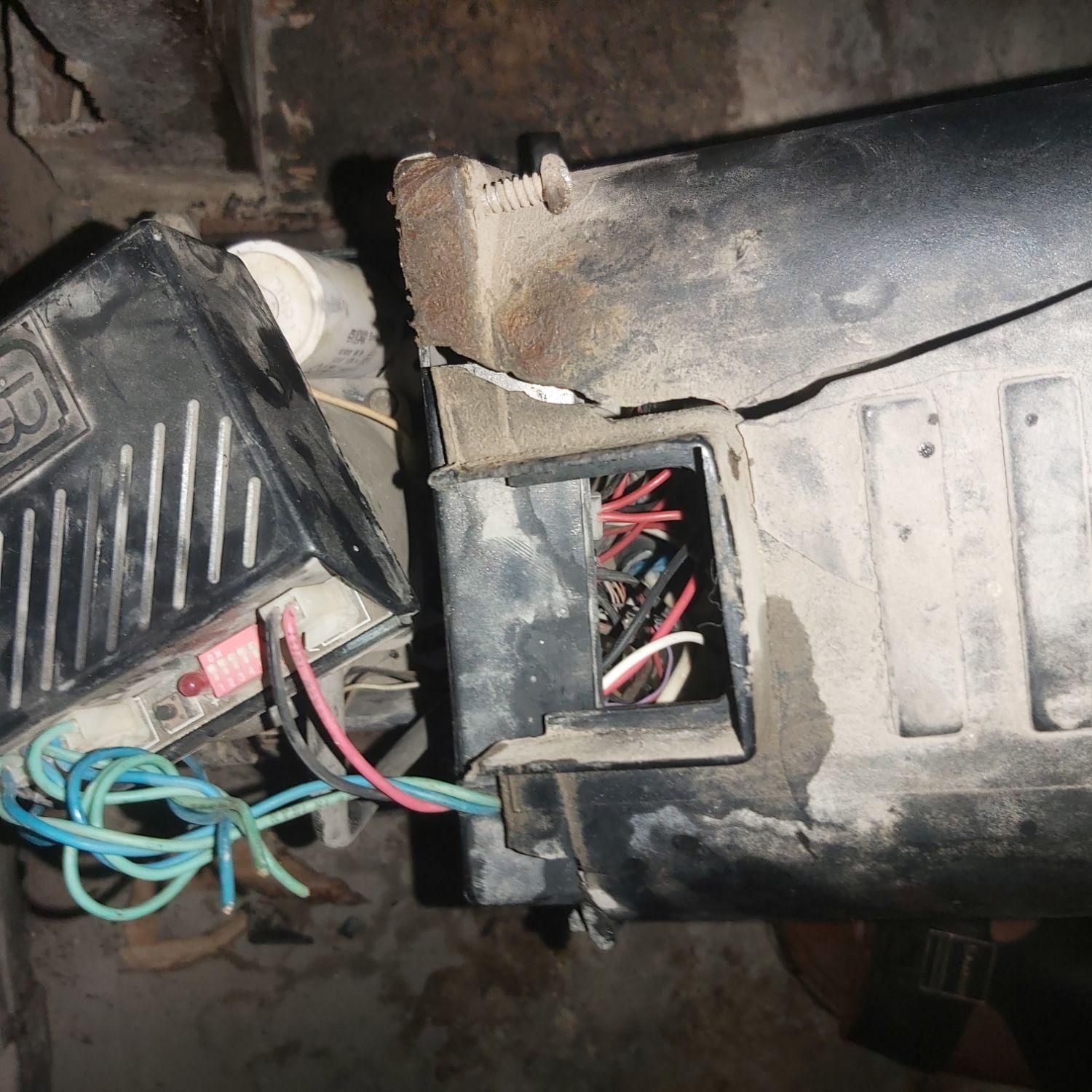 تعمیرات جک برقی کرکره درب های اتوماتیک|خدمات پیشه و مهارت|بندرعباس, |دیوار