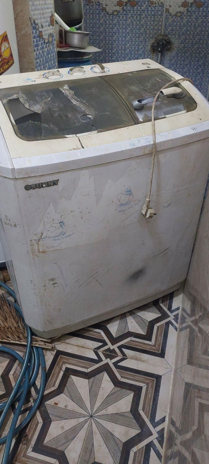 لباسشویی ۱۵ کیلو سالم فقط درب بالا ترک دارد|ماشین لباسشویی و خشک‌کن لباس|کارون, |دیوار