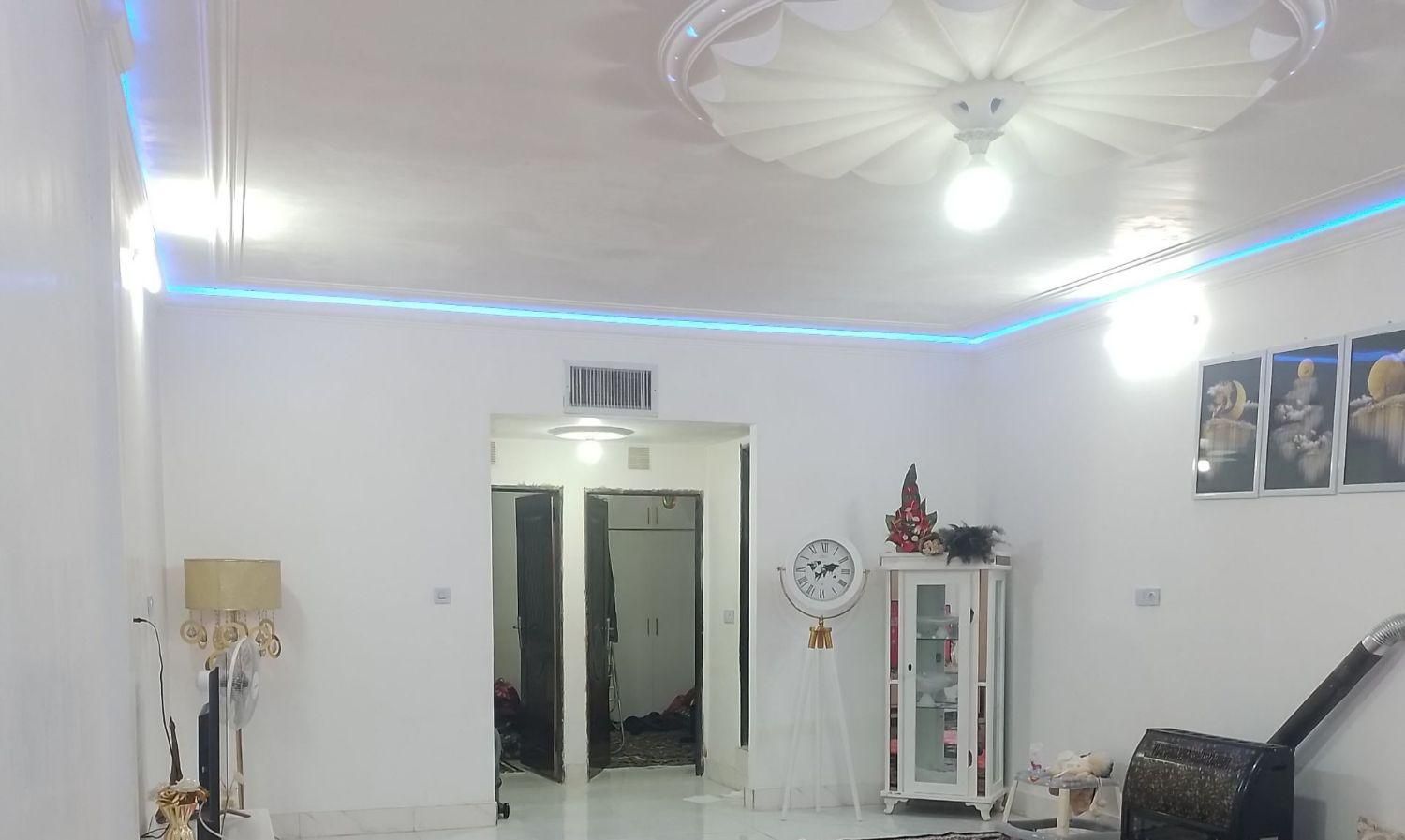 واحد ۱۰۰متری دو خواب کف سرامیک کابینت ام دی اف|فروش آپارتمان|مشهد, دوست آباد|دیوار