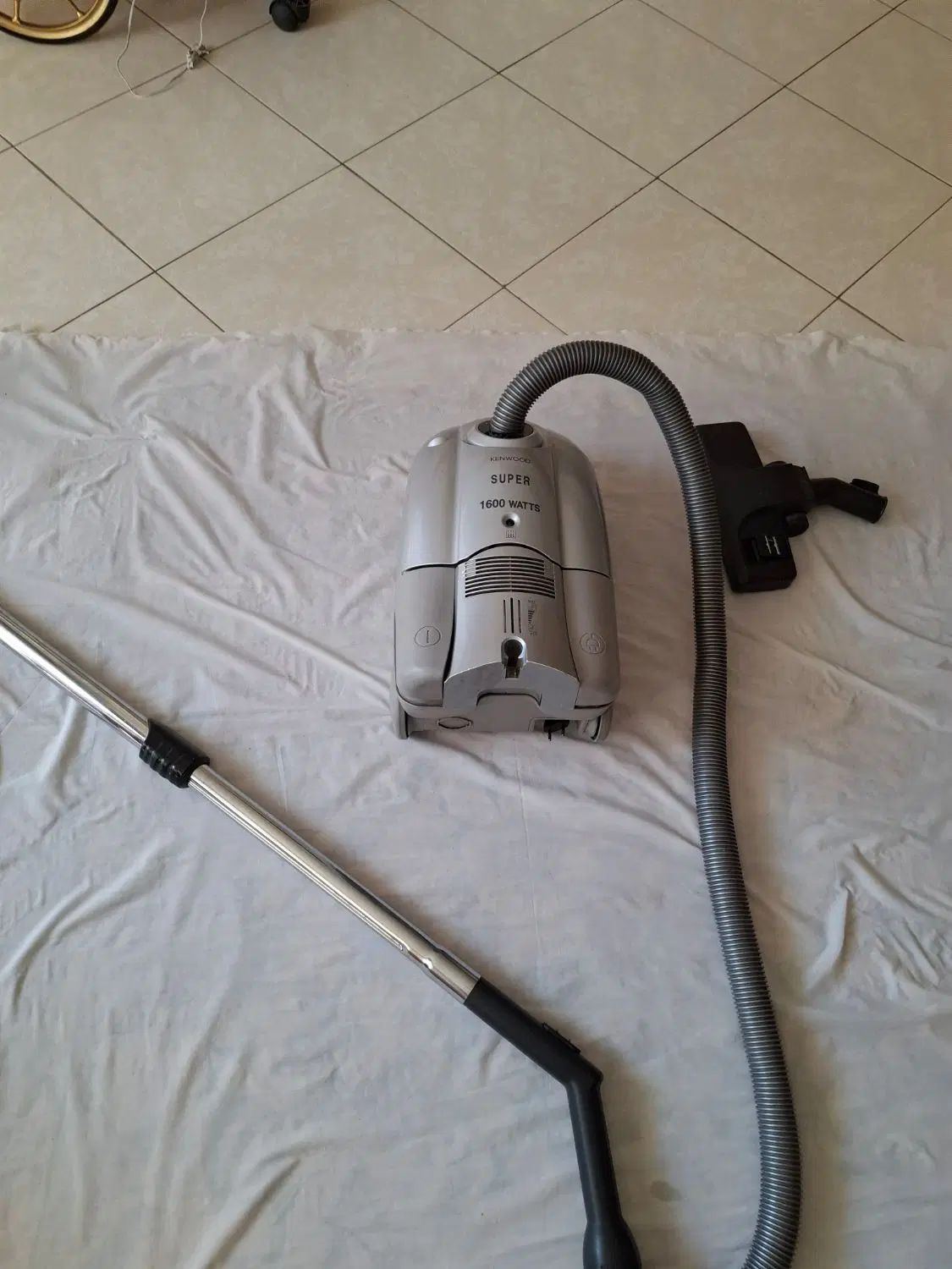 جارو برقی ۱۶۰۰ وات سوپر کنوود|جاروبرقی، جارو شارژی، بخارشو|تهران, خواجه نظام الملک|دیوار