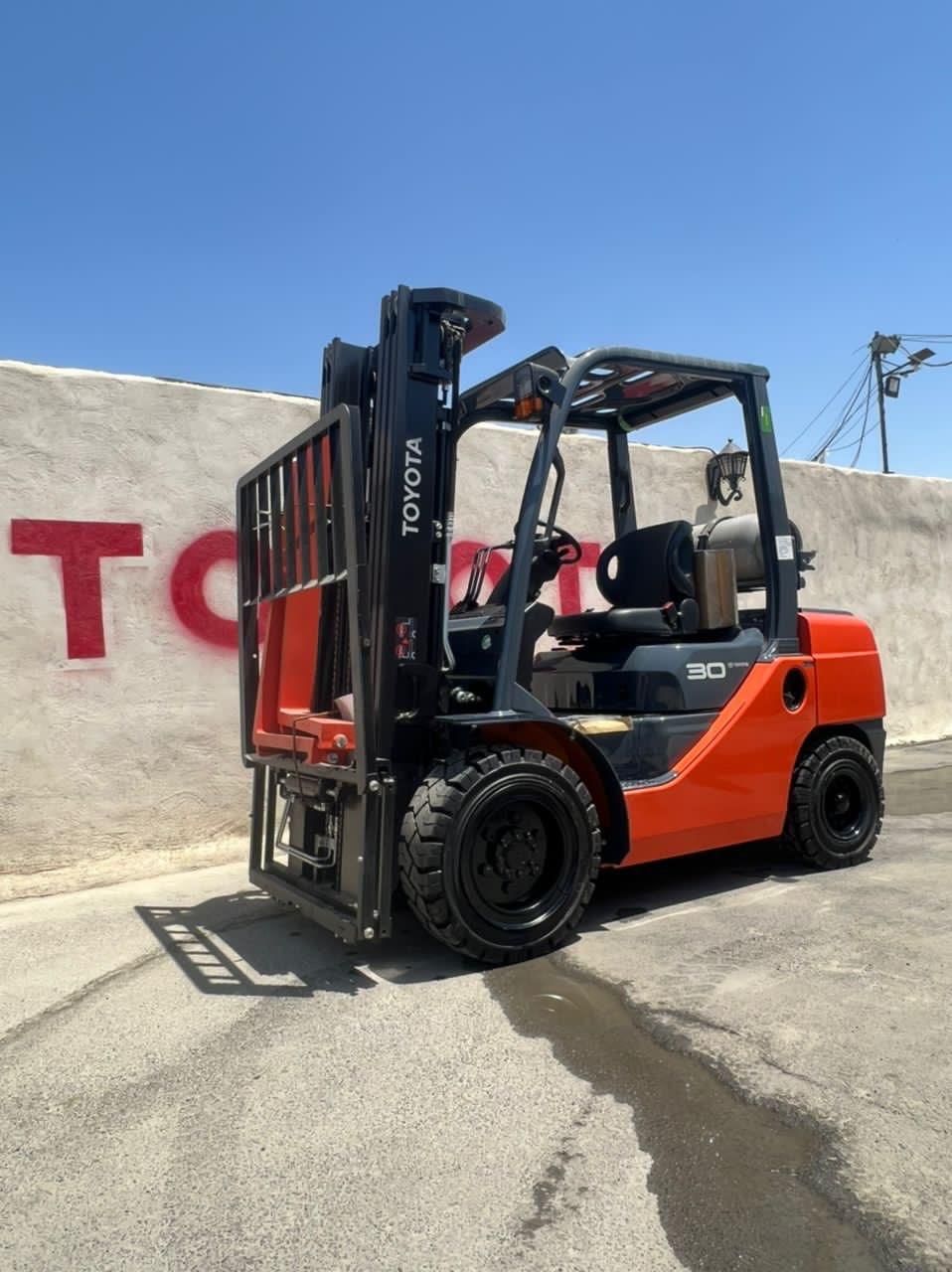 لیفتراک سه تن تویوتا ۲۰۲۲ خشک دوگانه سوز فول|خودرو سنگین|ری, ملکآباد|دیوار