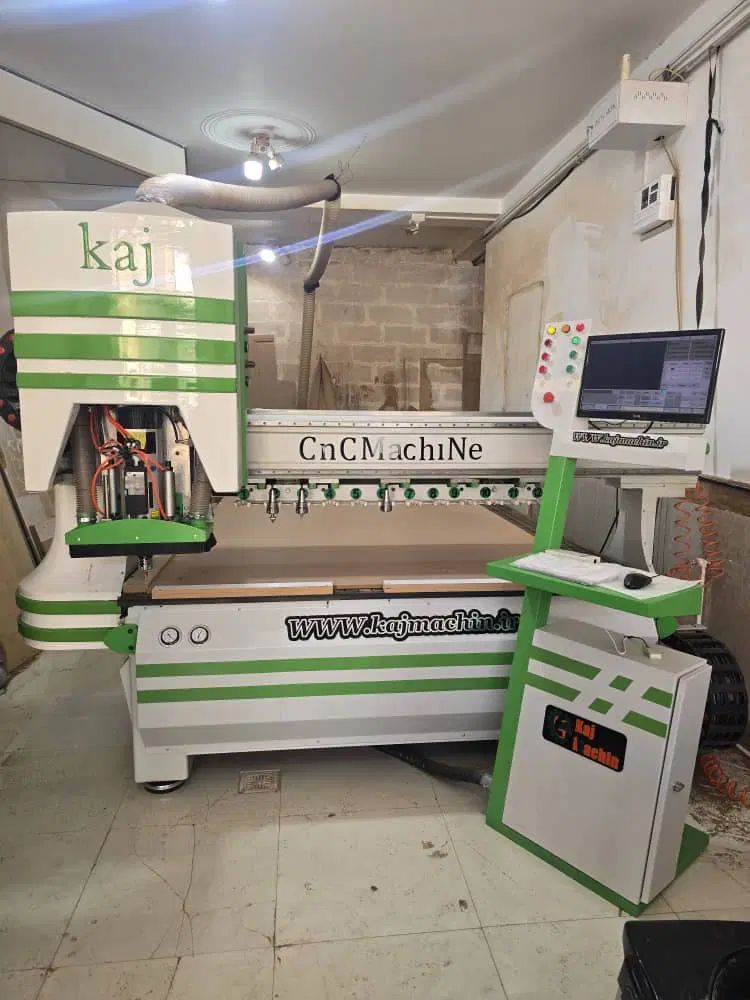 دستگاه سی ان سی چوب نیو فیس cnc پرس وکیوم خراطی|ماشین‌آلات صنعتی|شاهین‌شهر, گزبرخوار|دیوار