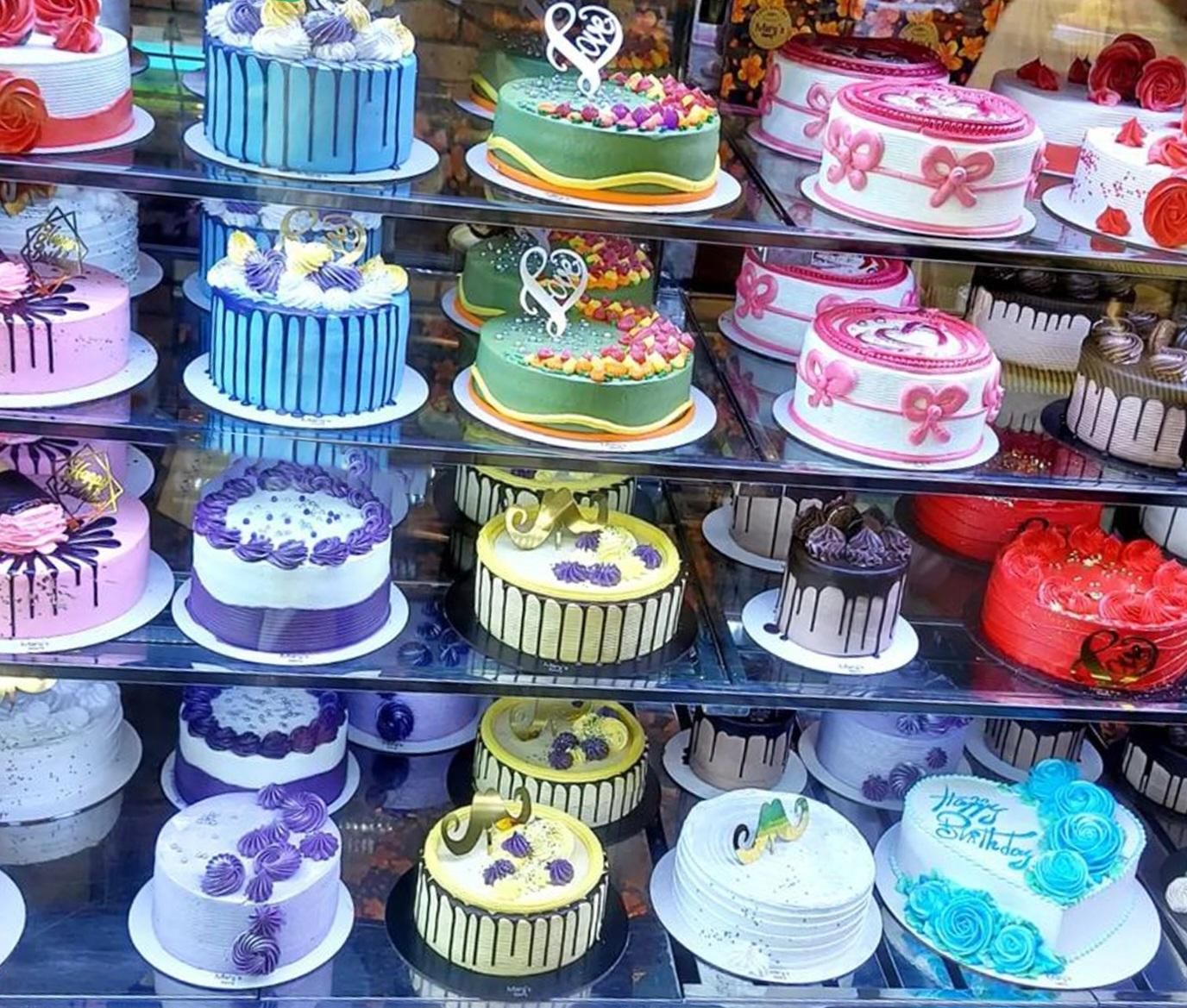 استخدام خانم جهت کارگاه و اقا جهت فروشندگی قنادی|استخدام خدمات فروشگاه و رستوران|الشتر, |دیوار