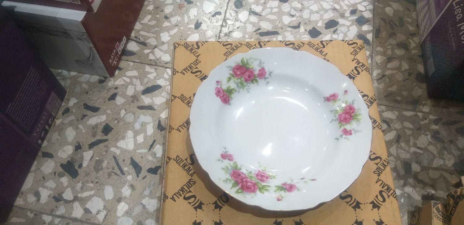بشقاب گل سرخی مسعود اصل قیمت عالی|ظروف سرو و پذیرایی|یزد, |دیوار
