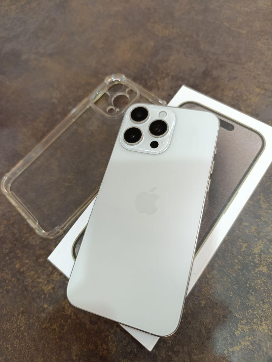 اپل iPhone 15 Pro Max با حافظهٔ ۵۱۲ گیگابایت|موبایل|شاهین‌شهر, شهرک هشت بهشت|دیوار