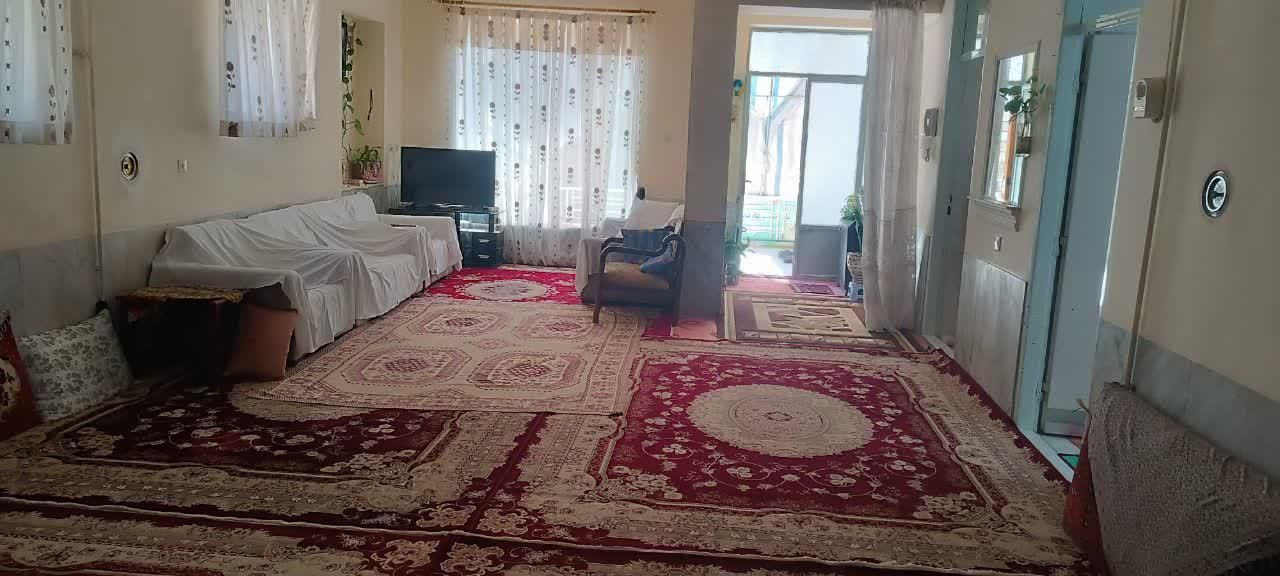 ویللایی  ۱۸۰ متر هویزه ۱۵ و۱۷ شهریور سر دونبش|فروش خانه و ویلا|سبزوار, هویزه|دیوار