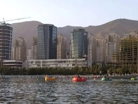 واحد۱۳۰متری  برج/ویودریاچه/چیتگر/معاوضه/تهران|فروش آپارتمان|تهران, گلستان (شهرک راه آهن)|دیوار