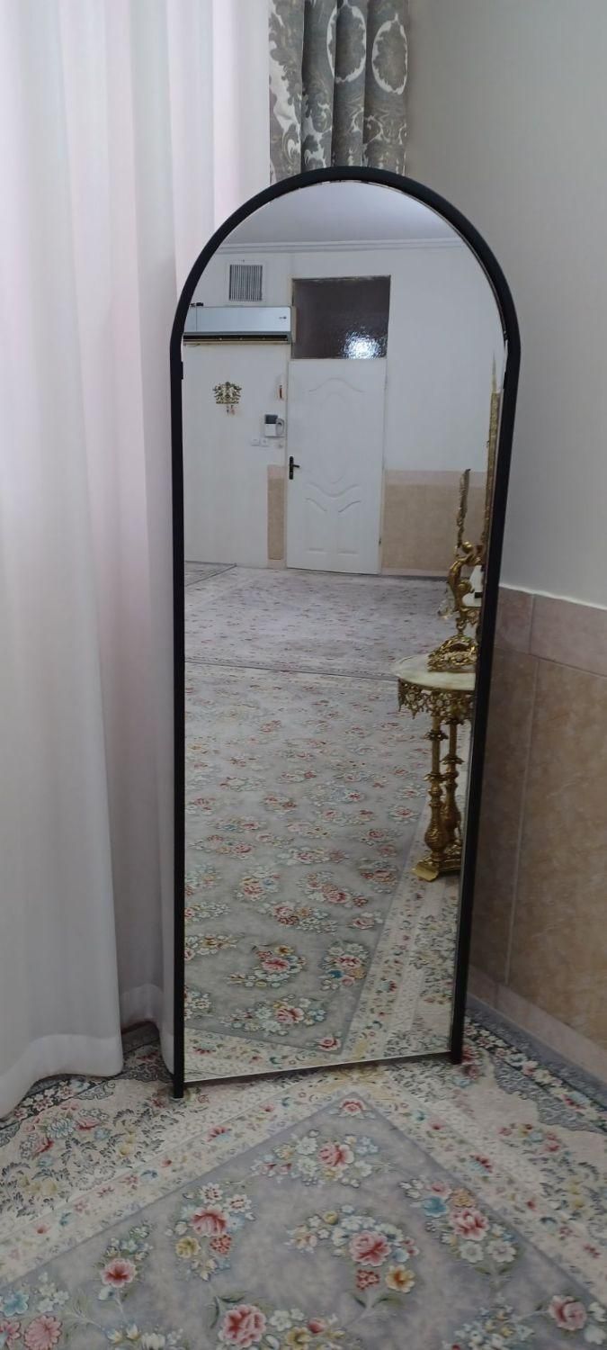 آینه قدی|آینه|قم, نیروگاه|دیوار