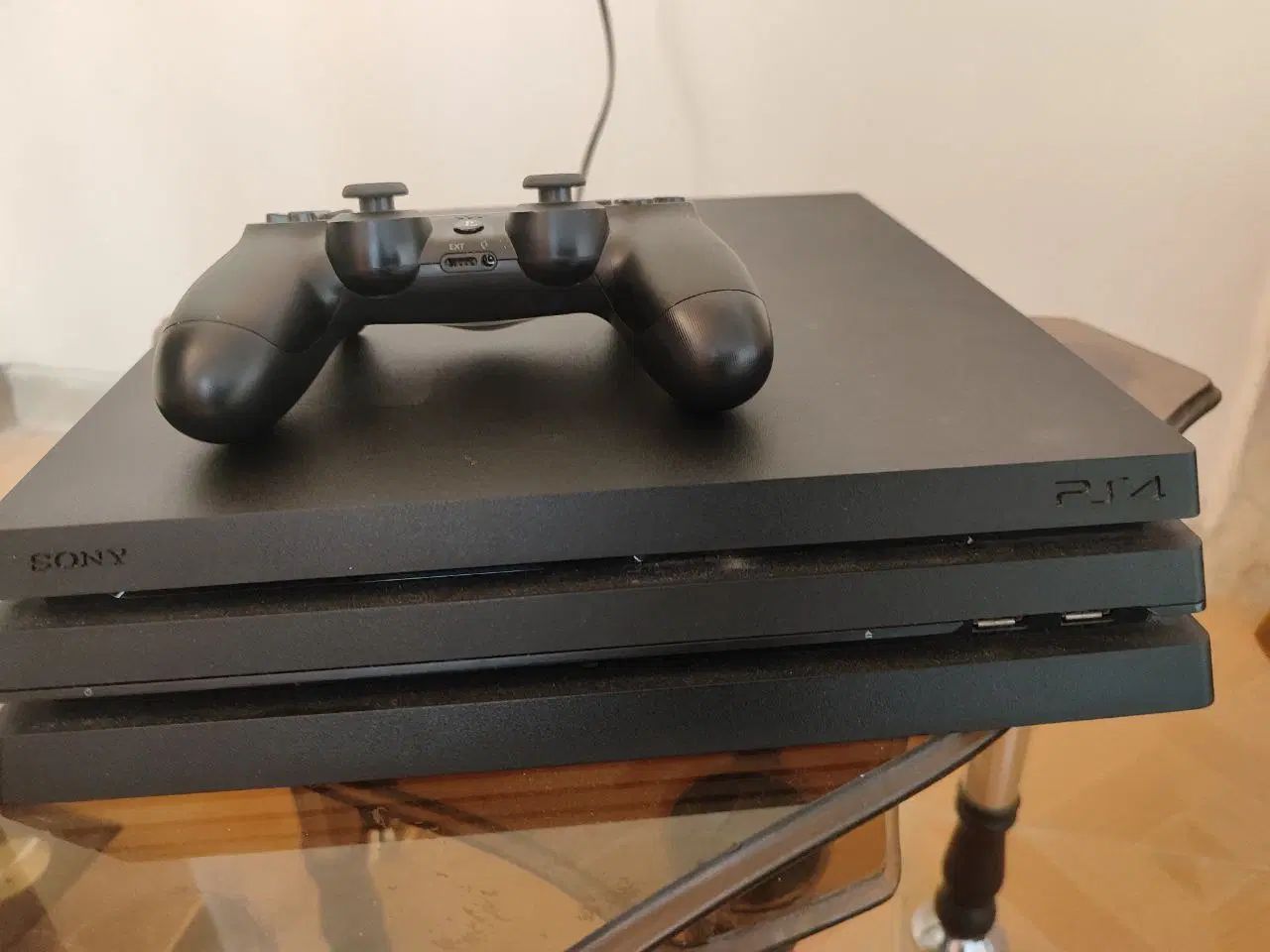 ps4 pro دو دسته با فول بازی|کنسول، بازی ویدئویی و آنلاین|اصفهان, طامه|دیوار
