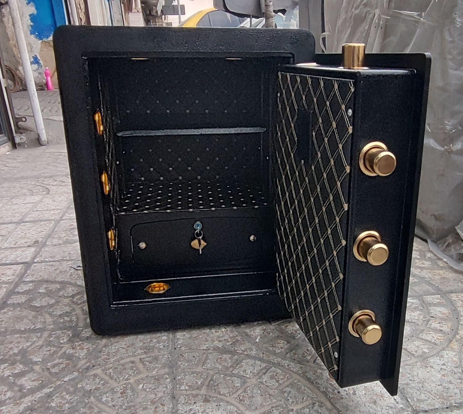 گاوصندوق گنجبان|ابزارآلات|هریس, |دیوار