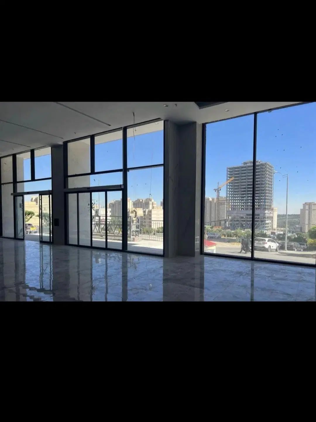 مغازه بزرگ 130متری میدان پارسه پاسارگاد غربی|اجارهٔ مغازه و غرفه|شیراز, ترمینال باربری|دیوار