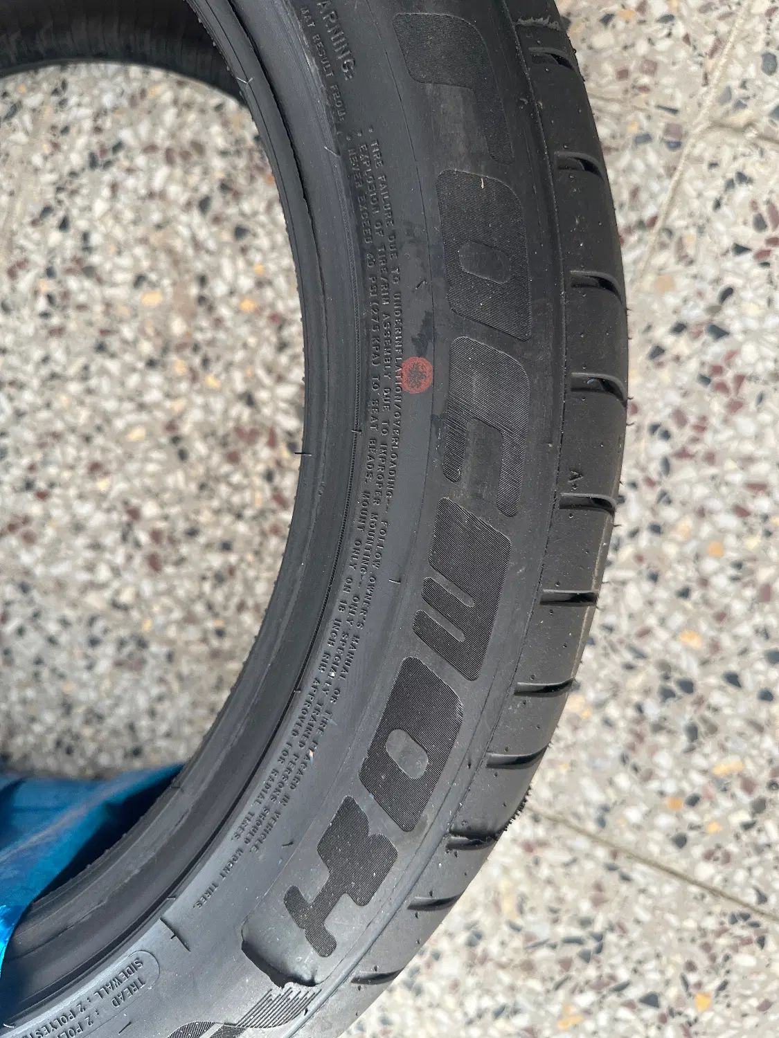 لاستیک 245/45ZR18 نو|قطعات یدکی و لوازم جانبی|اصفهان, هزارجریب|دیوار