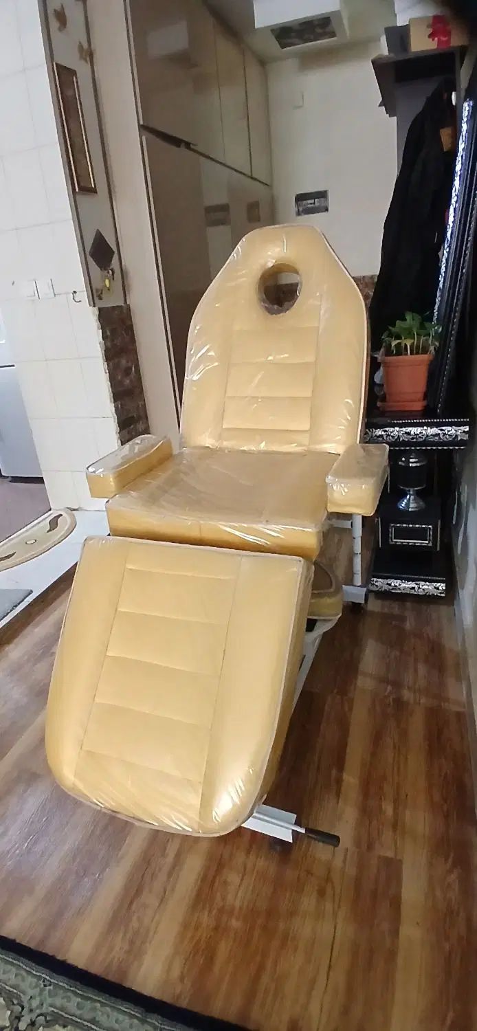 تخت وصندلی تاشو مژه ، اصلاح ، ماساژ ، تاتو|آرایشگاه و سالن‌های زیبایی|فولادشهر, فولادشهر|دیوار