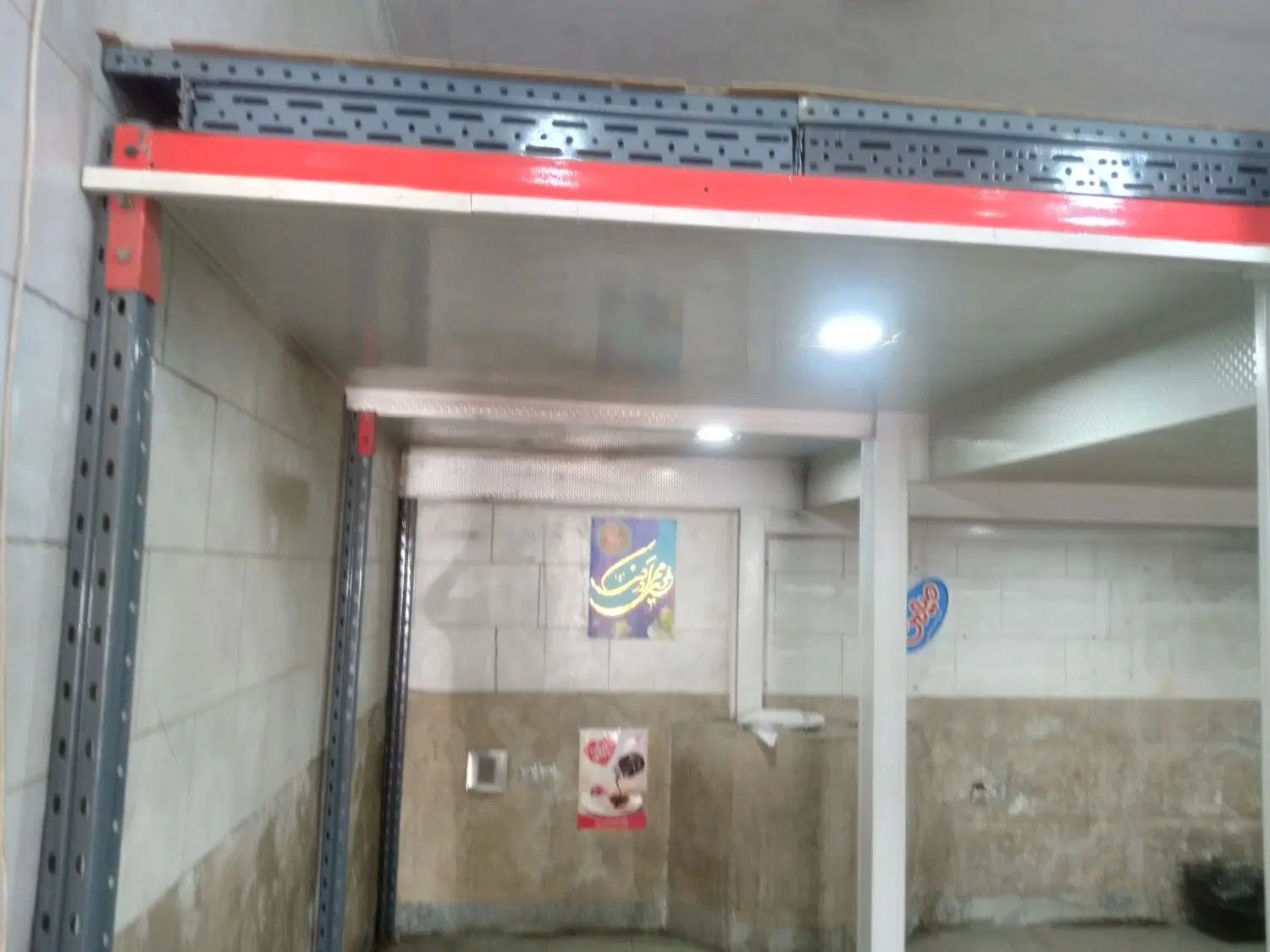 فروش قفسه مستحکم مخصوص زدن سقف برای بالکن وکالبسبر|فروشگاه و مغازه|کرج, دهقان ویلا|دیوار