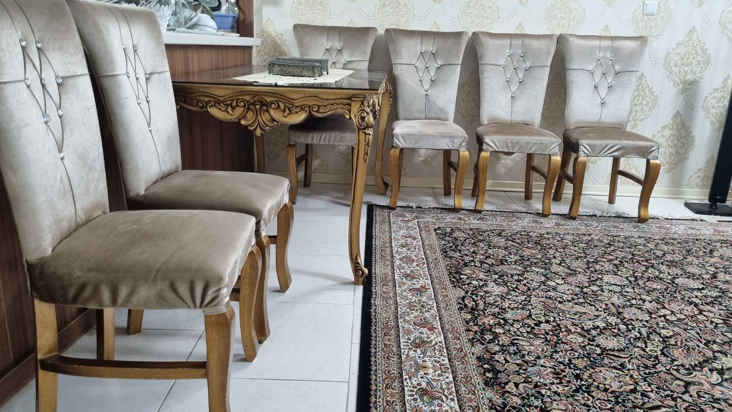 فروش مبل ۷نفره میزناهارخوری۶نفره همراه با جلو مبلی|مبلمان خانگی و میز عسلی|کرج, گلشهر|دیوار
