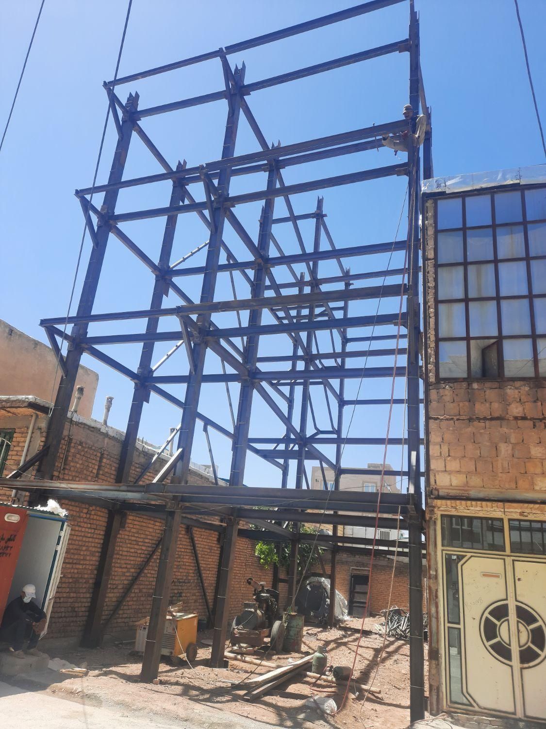 جوشکاری اسکلت فلزی سبک و سنگین|خدمات پیشه و مهارت|کرمانشاه, |دیوار