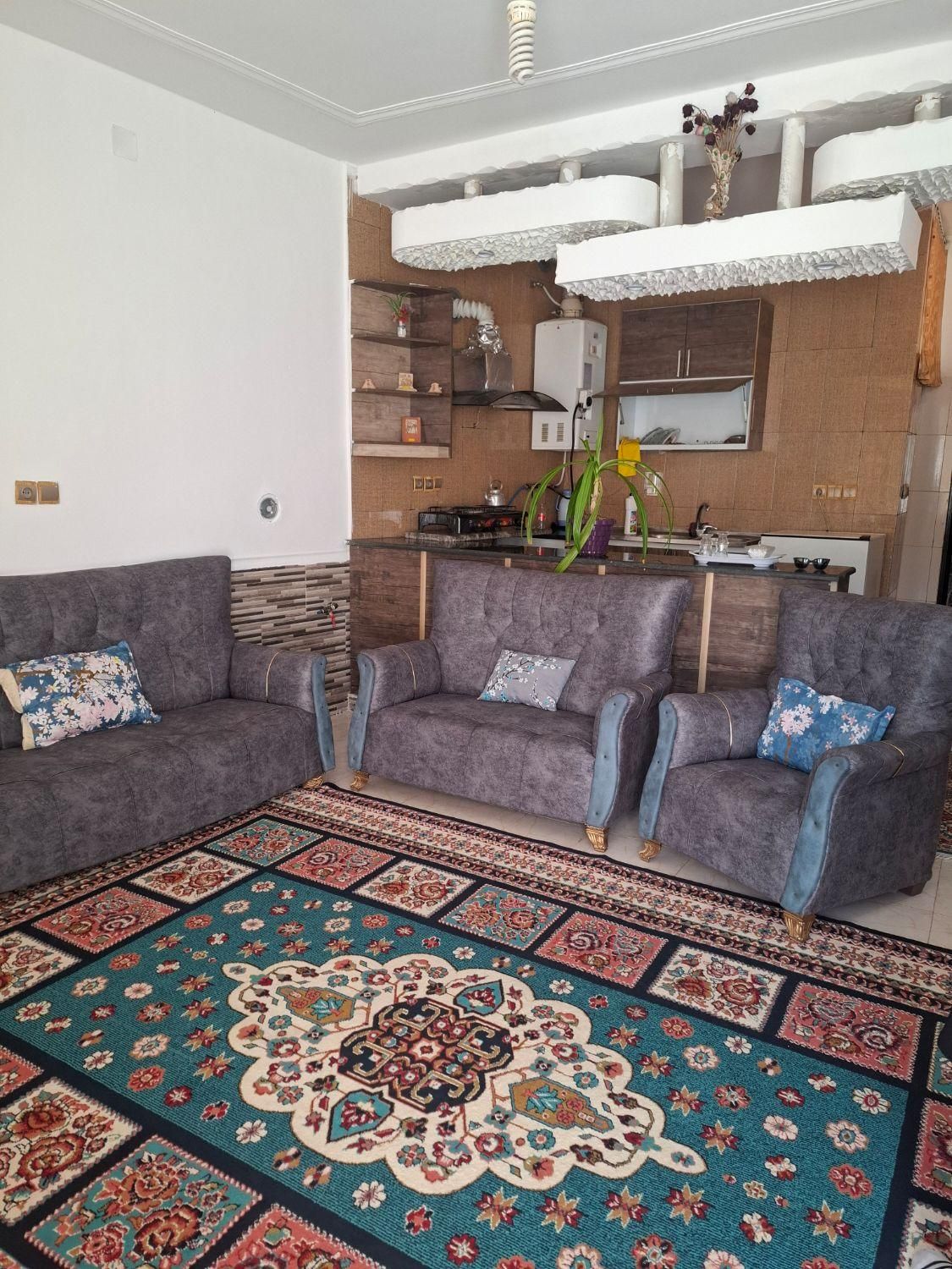 منزل مبله و سوئیت مبله و اتاق اجاره ای|اجارهٔ کوتاه‌مدت آپارتمان و سوئیت|شیراز, درکی|دیوار