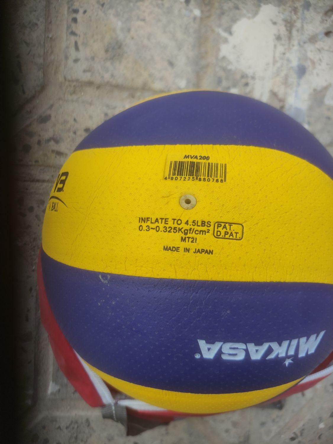 توپ والیبال در حد نو ژاپنی|ورزشهای توپی|ایلام, |دیوار