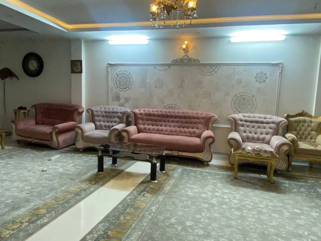 مبل ۷ نفره|مبلمان خانگی و میز عسلی|مشهد, فارغ التحصیلان|دیوار