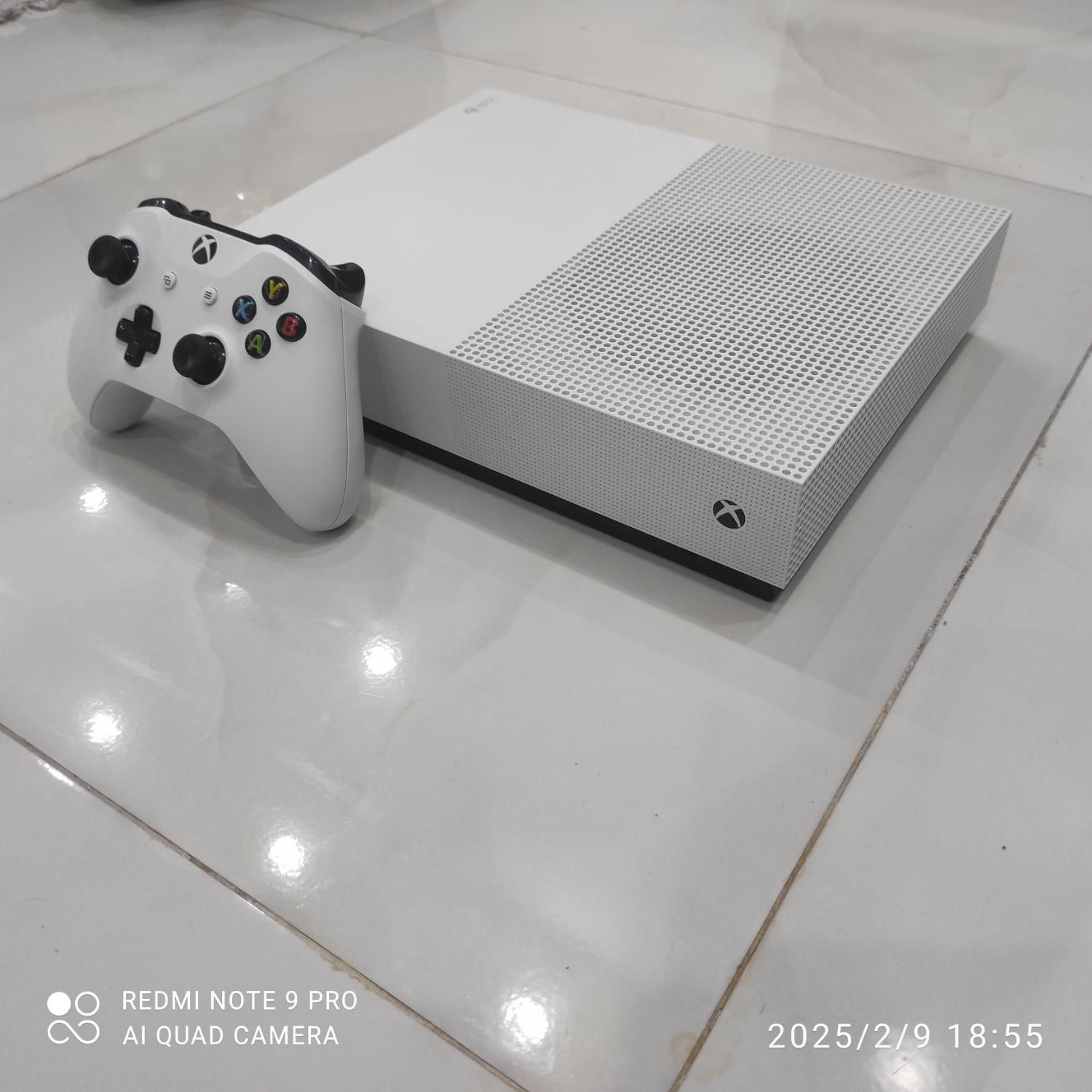 Xbox one s 1t|کنسول، بازی ویدئویی و آنلاین|شیراز, وصال|دیوار