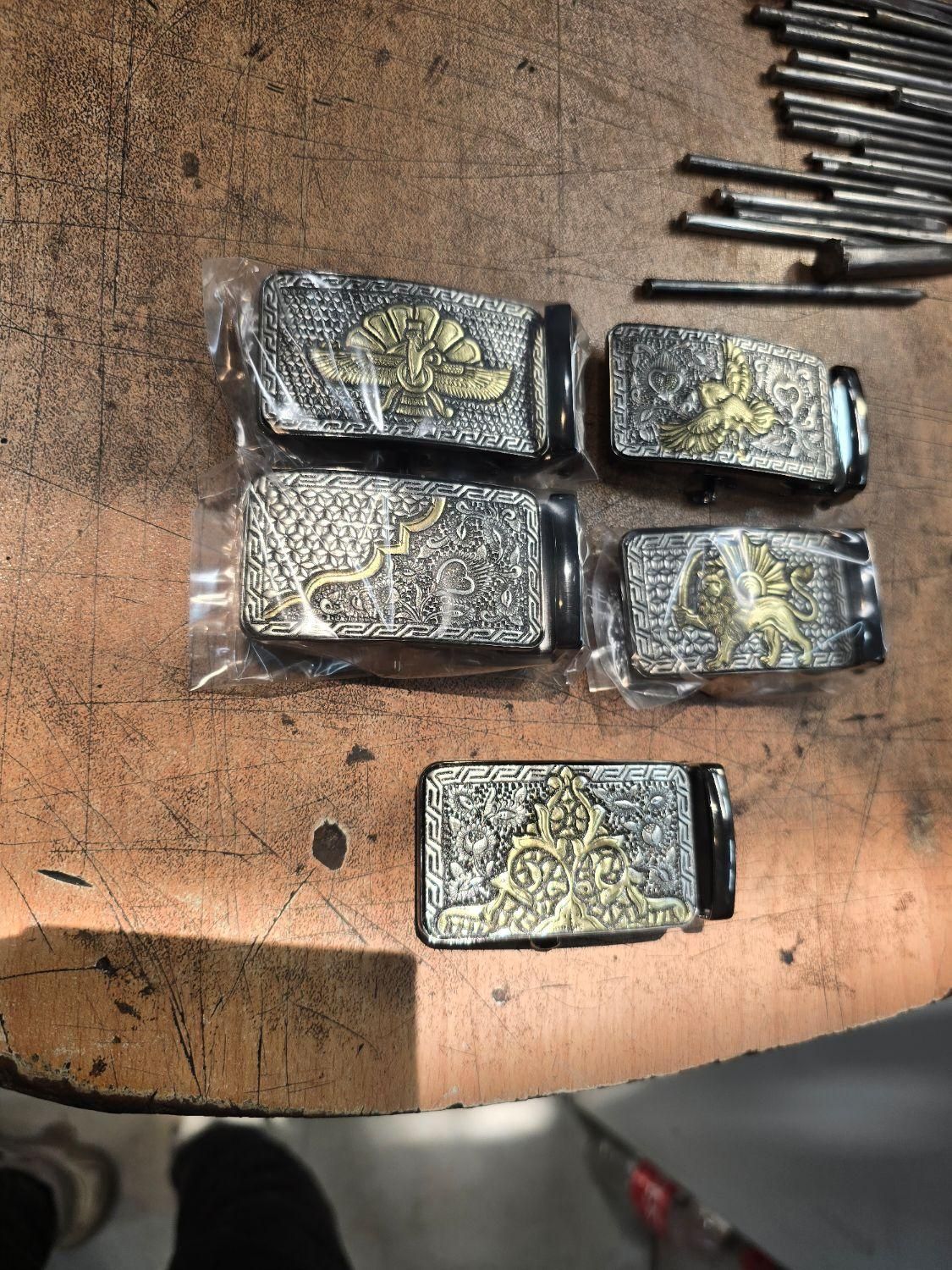 سگک کمربند دستساز فروهر و شیر خورشید|کیف، کفش، کمربند|اصفهان, شهشهان|دیوار