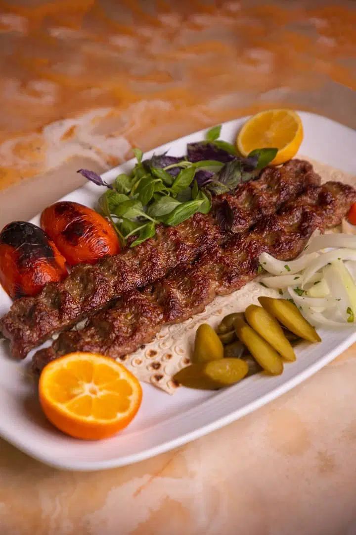 واگزاری رستوران اوایل مفتح به دلیل دو شغله بودن|اجارهٔ مغازه و غرفه|مشهد, طلاب|دیوار