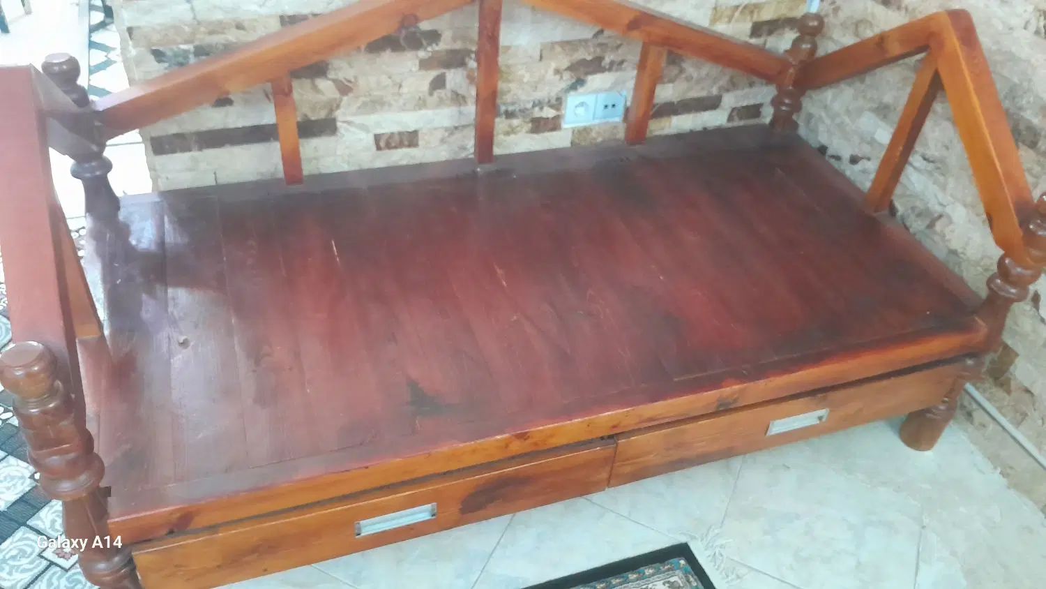 تخت چوبی سنتی|مبلمان خانگی و میز عسلی|کرج, خلج آباد|دیوار