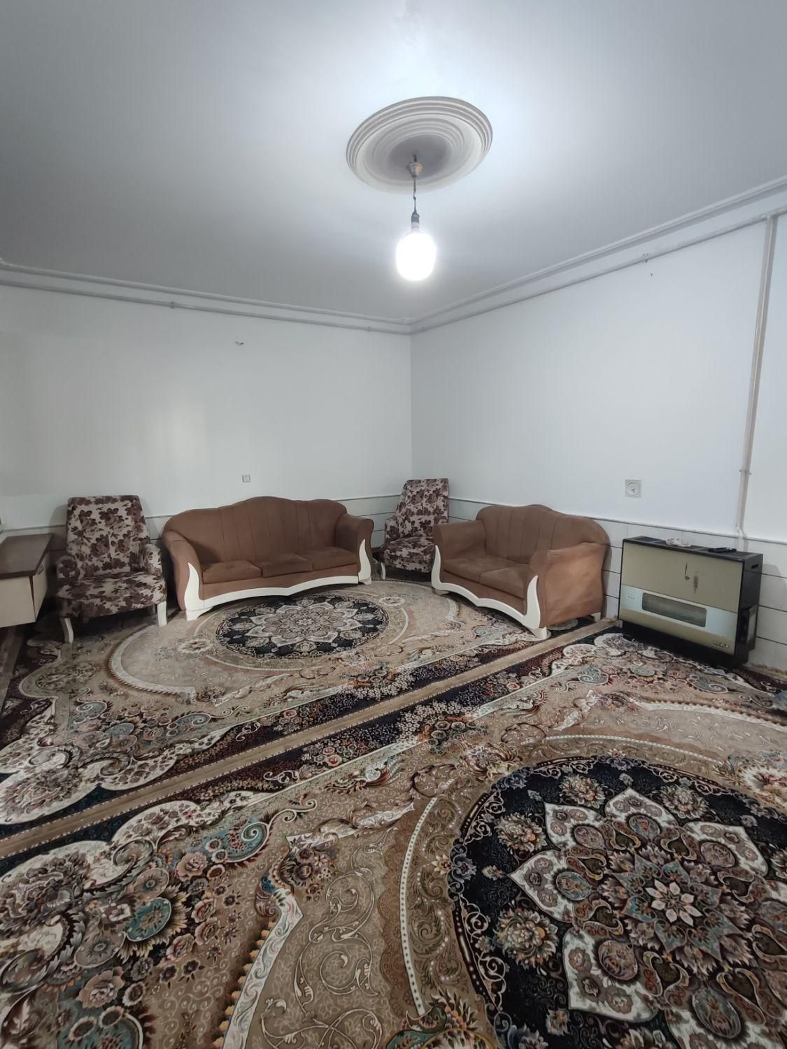 اجاره منزل همکف دربست ۸۵ متری در آیت الله سعیدی|اجارهٔ کوتاهمدت آپارتمان و سوئیت|کاشان, آیت الله سعیدی|دیوار