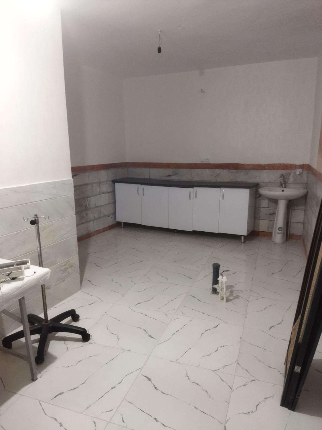 اجاره اداری ۱۰۰ متری جهت مطب و دندانپزشکی|اجارهٔ دفتر کار، اتاق اداری، مطب|پاکدشت, پاکدشت (مامازند)|دیوار