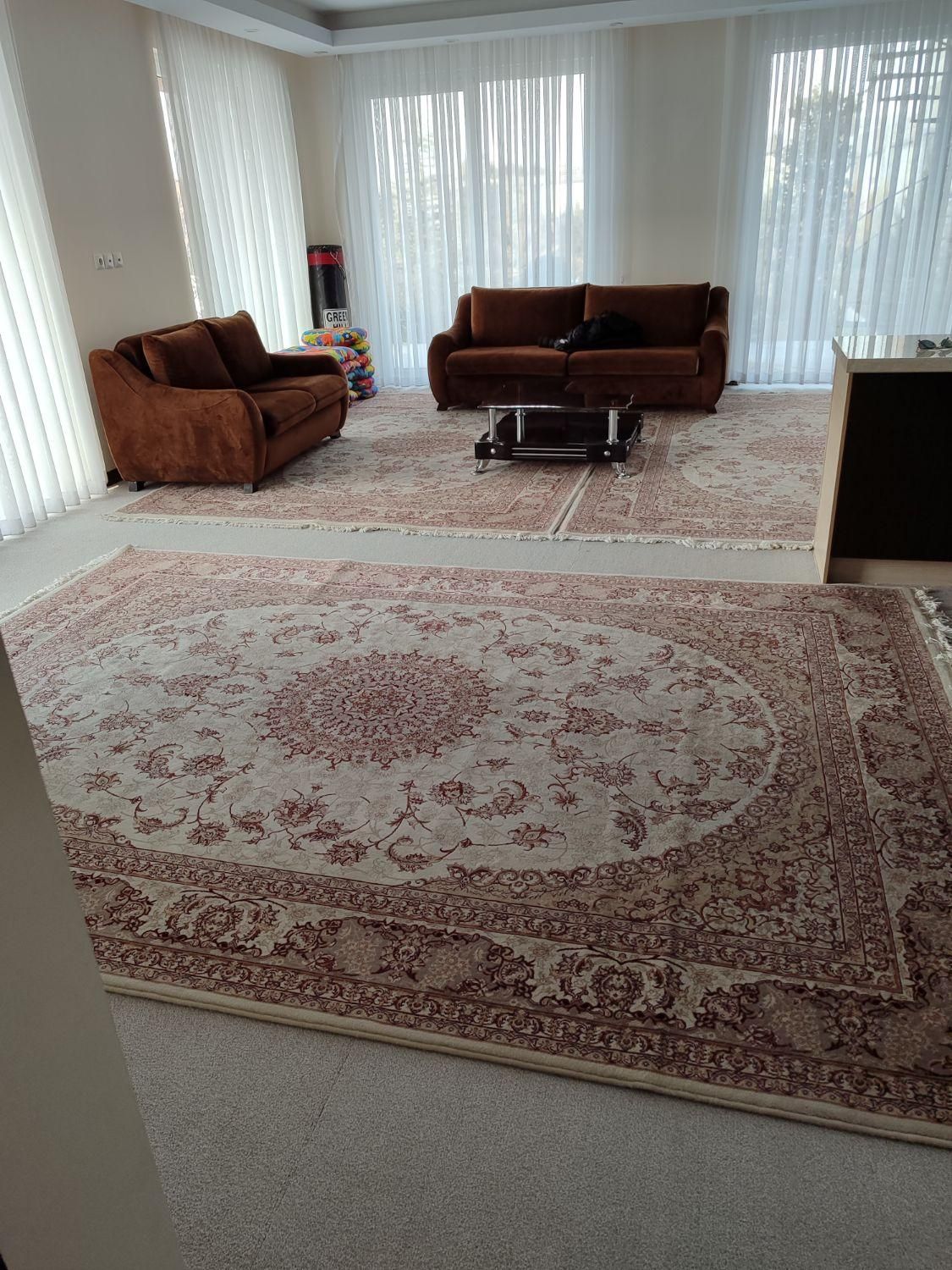 ۳ عدد فرش۹متری ماشینی ۷۰۰ شانه تراکم ۱۴۰۰ زمردمشهد|فرش|کرج, شعبان‌آباد|دیوار