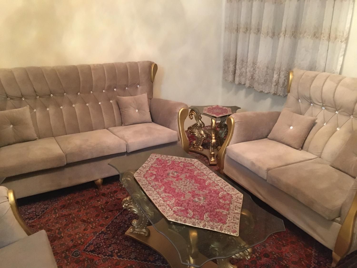مبل هفت نفره با ۳ عدد میز در حد نو|مبلمان خانگی و میز عسلی|تهران, اسکندری|دیوار