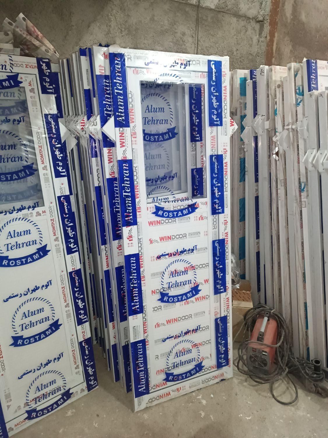 درب سرویس بهداشتی پی وی سی پنجره pvc|مصالح و تجهیزات ساختمان|قدس, شهر‌قدس|دیوار