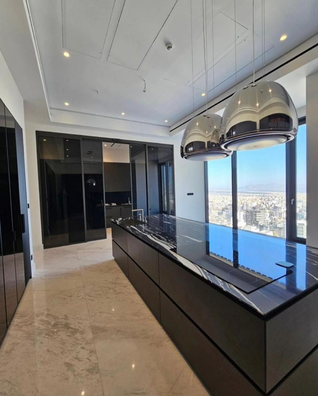 220 متر  ، ۳خواب  مستر ،  بلوار ۲۴ متری