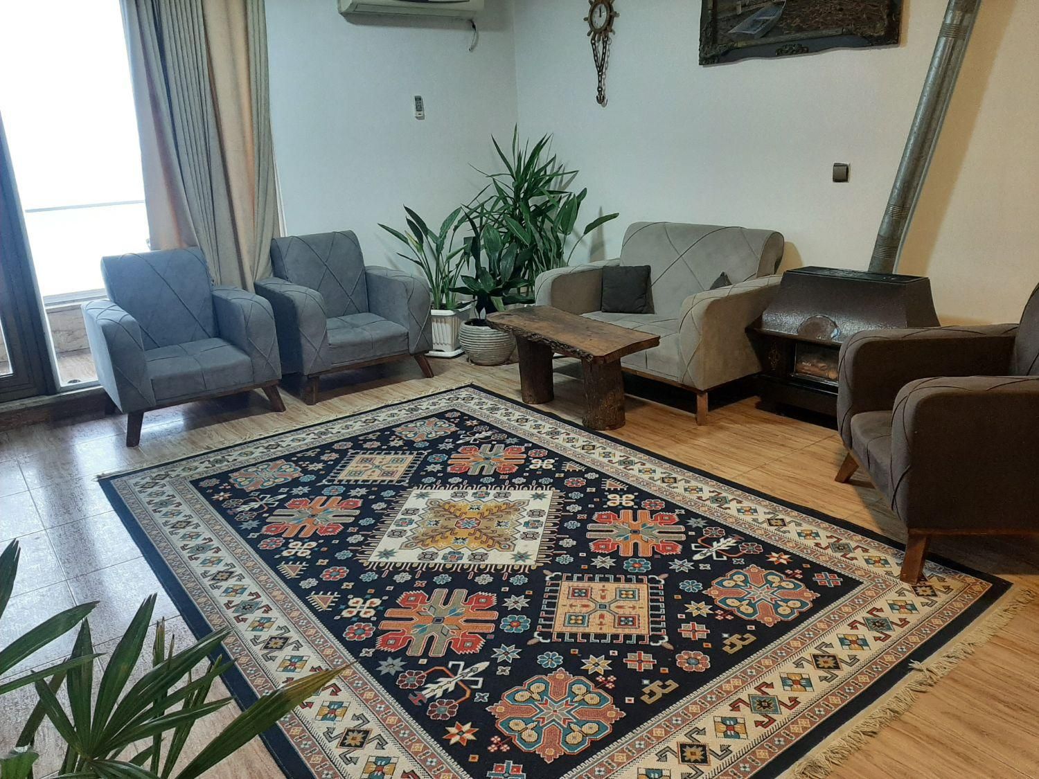 اپارتمان ساحلی با فاصله ده متری دریا|اجارهٔ کوتاه‌مدت آپارتمان و سوئیت|رامسر, |دیوار