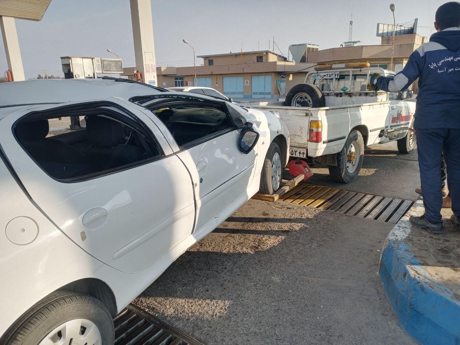 امدادخودرو یدک کش شبانه روزی جرثقیل مکانیک سیار|خدمات حمل و نقل|نیشابور, بلوار گلها|دیوار