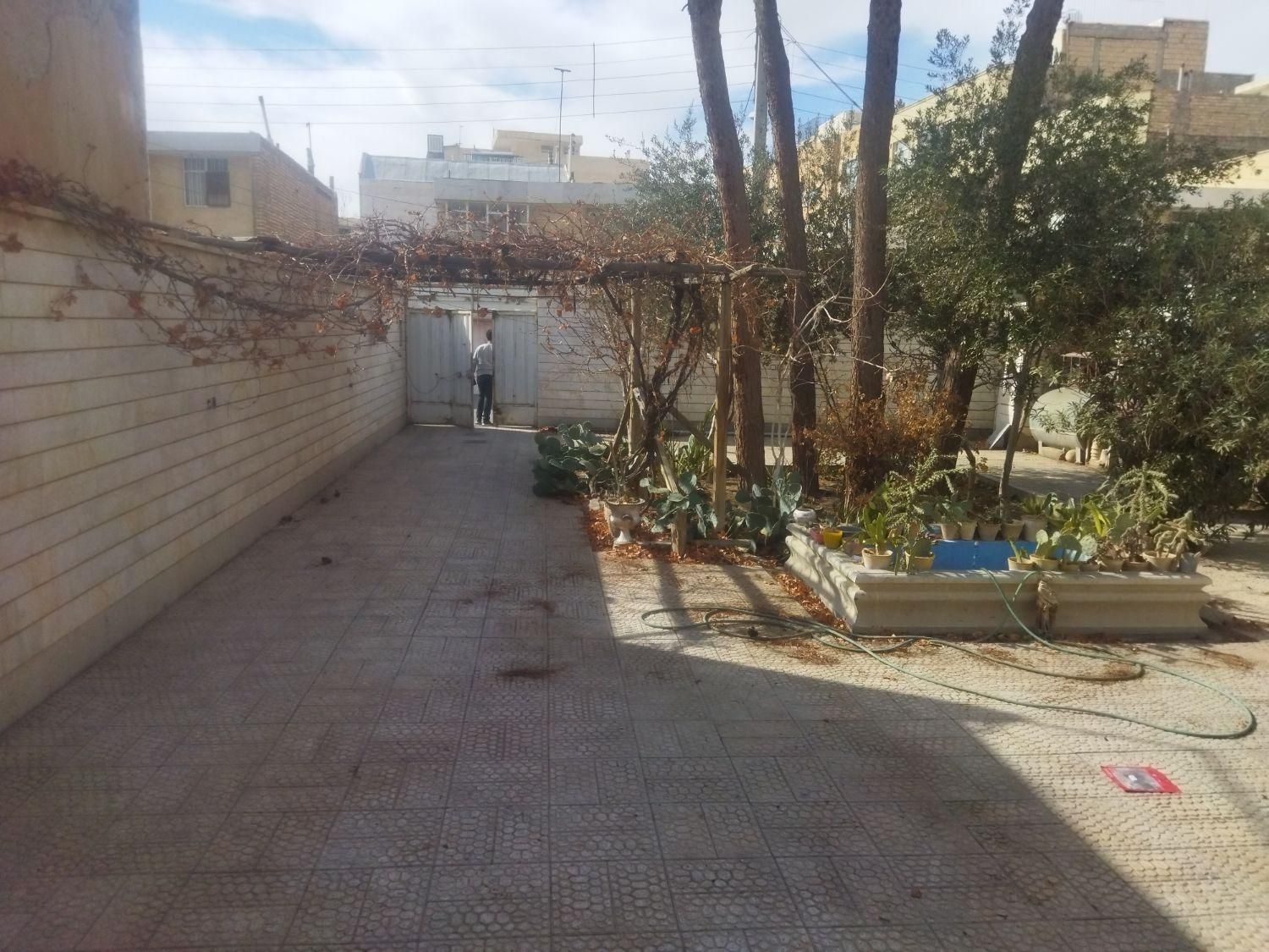 زمین کلنگی/360متری/فروش یا معاوضه/با4واحد آپارتمان|فروش زمین و ملک کلنگی|اصفهان, شهید رجایی|دیوار
