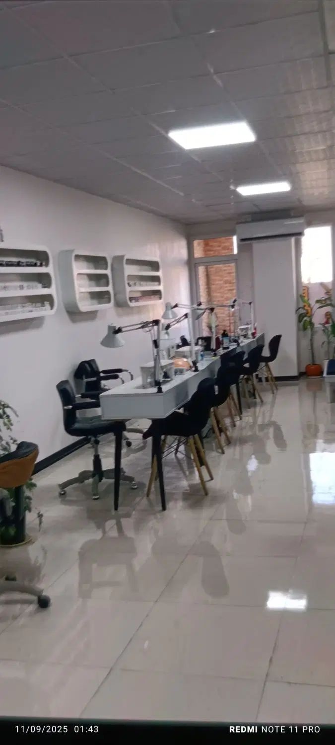 استخدام ناخنکار مژه کار وتمانی لاین های ارایشی|استخدام درمانی، زیبایی، بهداشتی|هشتگرد, هشتگرد قدیم|دیوار