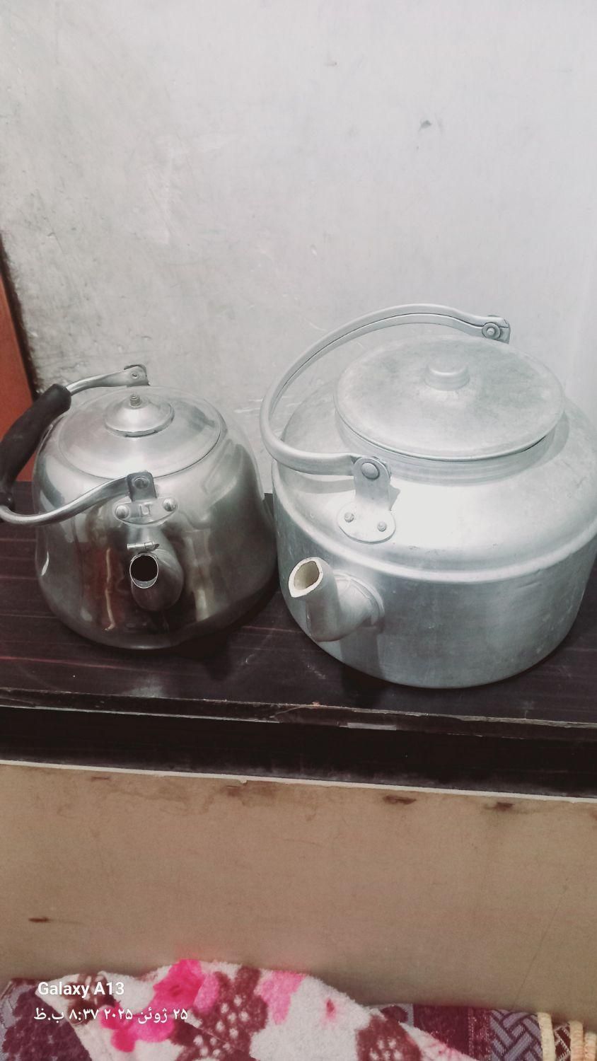 یک عدد چاجوش بزرگ ویک عدد قوری|قوری، کتری، قهوه‌ساز دستی|زاهدان, |دیوار