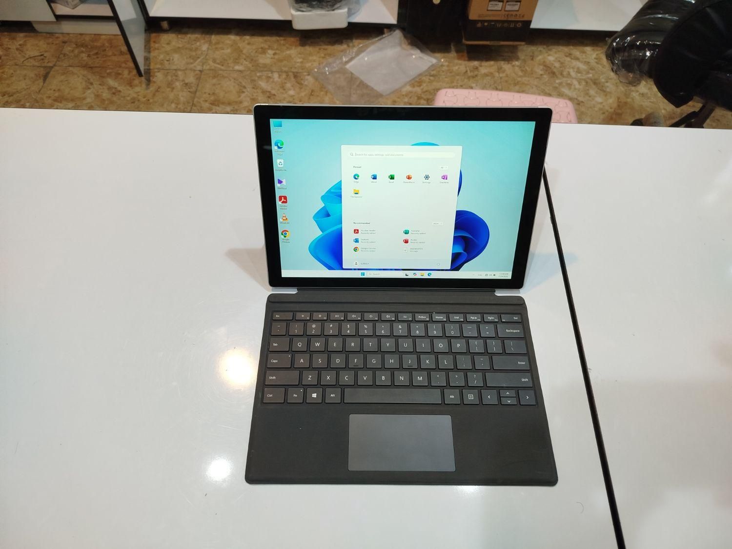 سرفیس پرو 7 ،(زینی وند ،علاالدین طبقه بالا)|رایانه همراه|خرمآباد, |دیوار