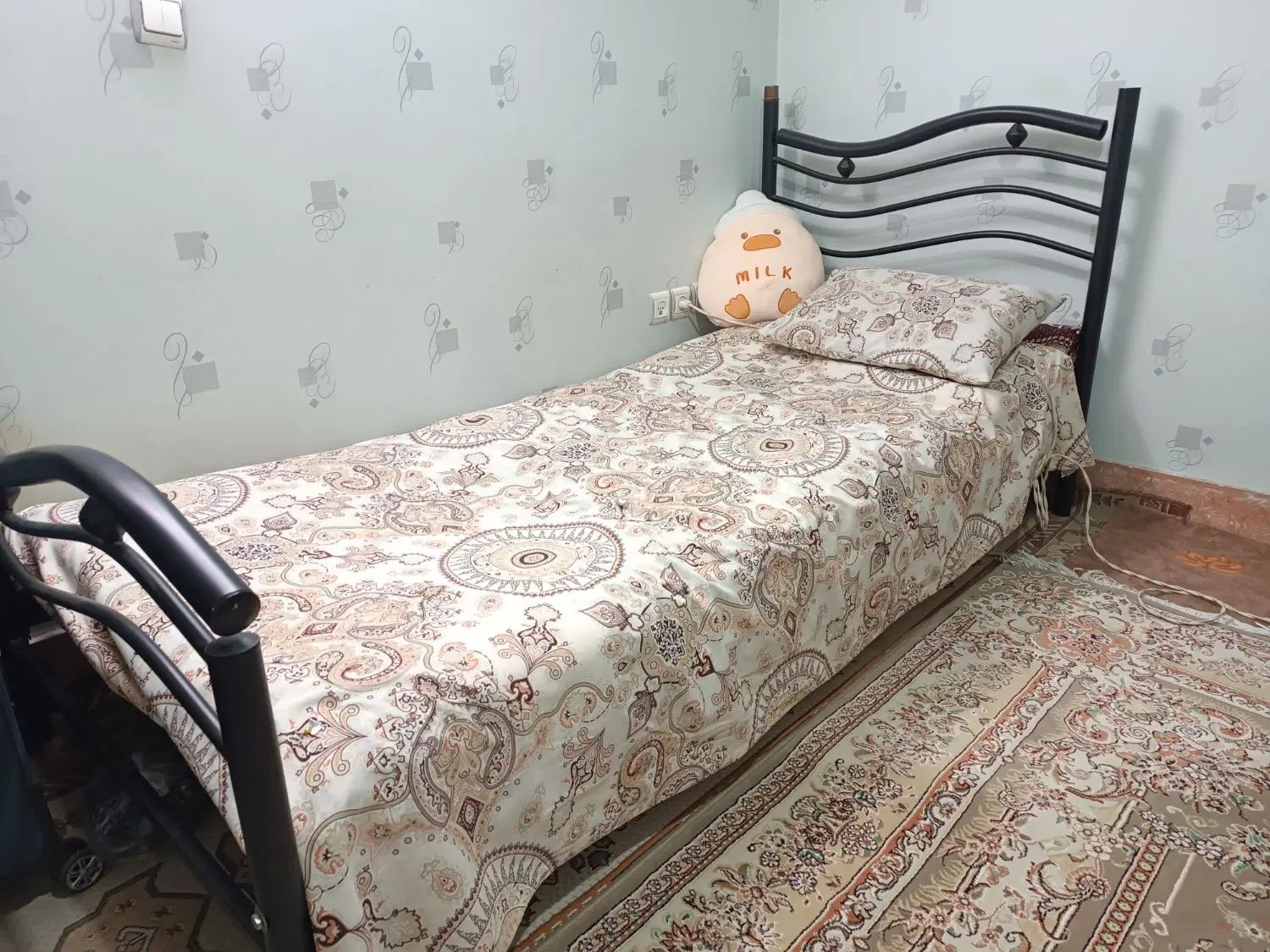 تخت دو طبقه (دو تا تک نفره) فرفوژه + دو تشک طبی|تخت و سرویس خواب|قم, عمار یاسر|دیوار