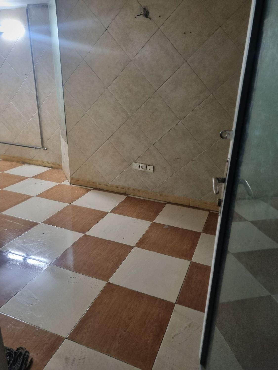 اجاره مغازه ۱۸ متری در شهرک دانشگاه تهران|اجارهٔ مغازه و غرفه|تهران, شهرک دانشگاه|دیوار