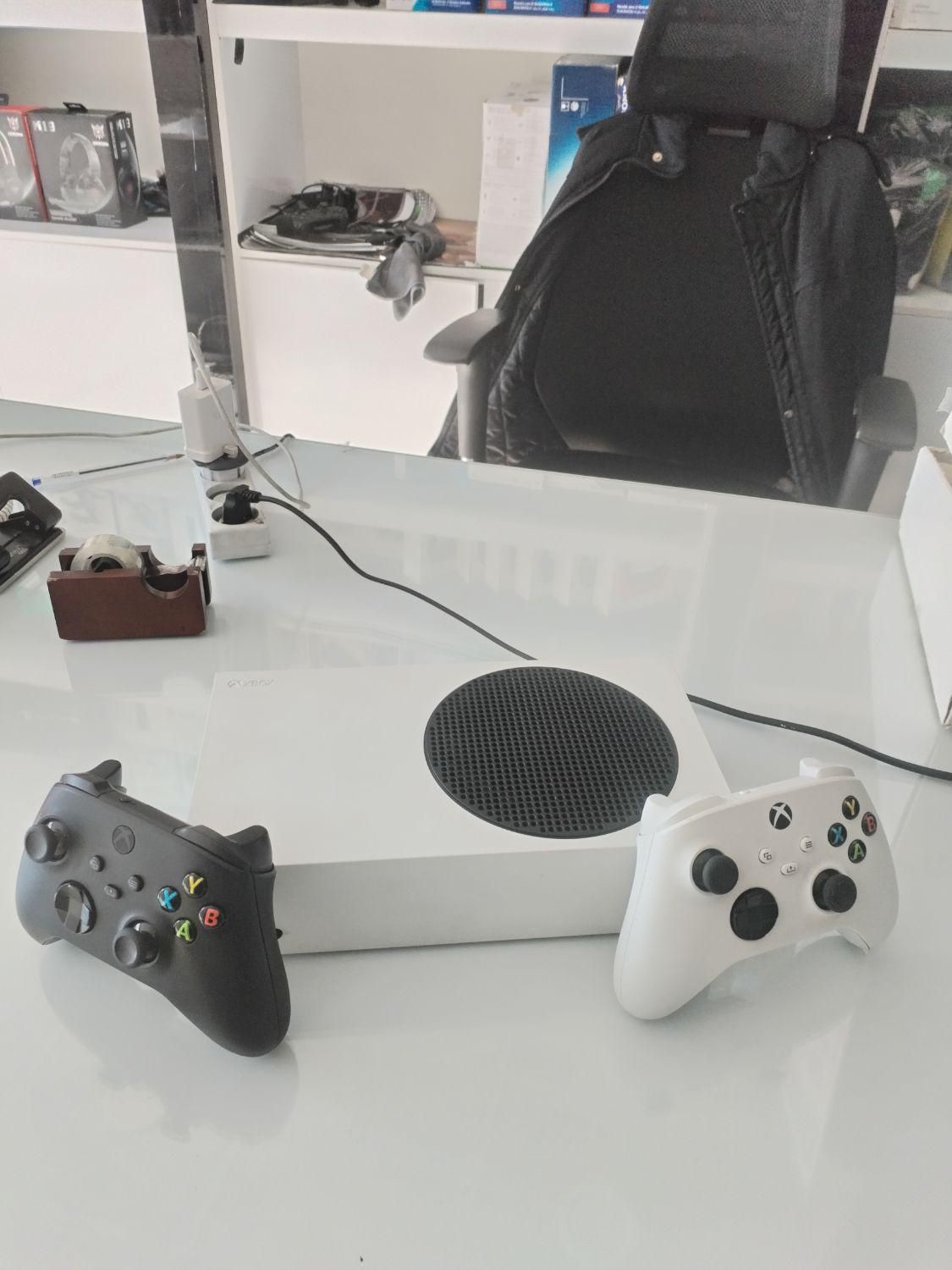 ایکس باکس سری اس در حد آک Xbox series s|کنسول، بازی ویدئویی و آنلاین|ساوه, |دیوار