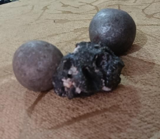 سه نوع سنگ|کلکسیون اشیاء عتیقه|هشتگرد, هیو|دیوار