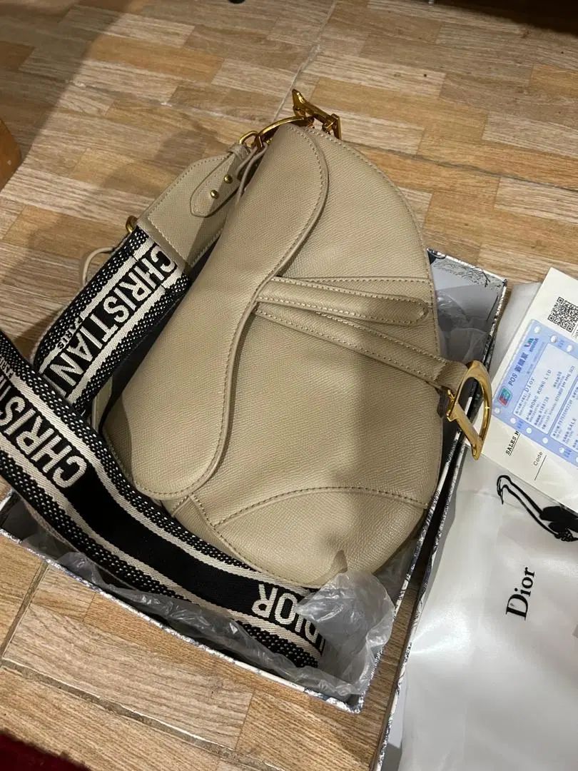 کیف لوکس برندجهانی دیور (Dior)کاملآنواستفاده نشده|کیف، کفش، کمربند|اهواز, زیتون کارگری|دیوار