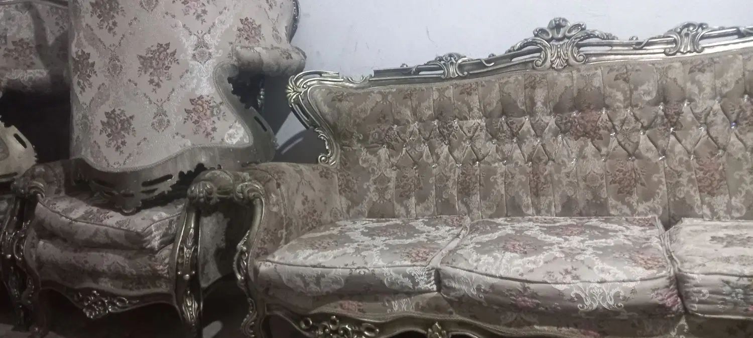 مبل سلطنتی ۷ نفره|مبلمان خانگی و میز عسلی|رشت, احمد گوراب|دیوار