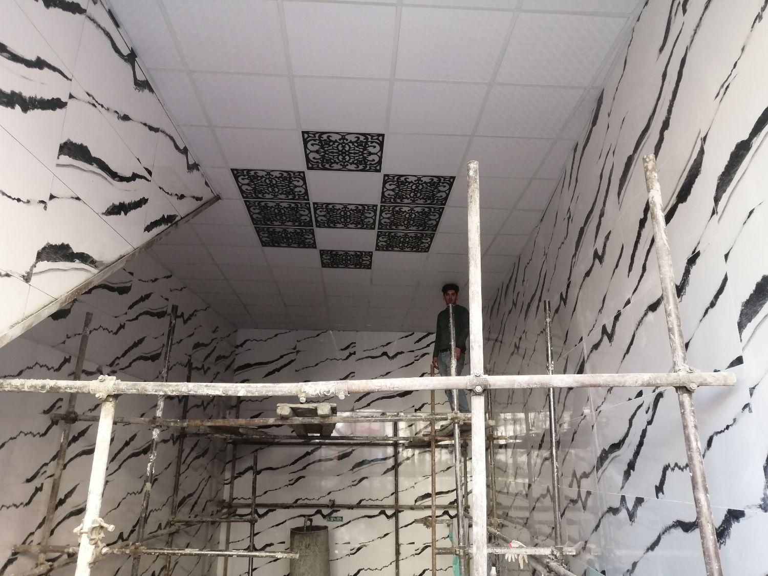 اجرای سقف کادب(پلکسی،تایل۶۰در۶۰،پیوسی)|خدمات پیشه و مهارت|سنندج, |دیوار