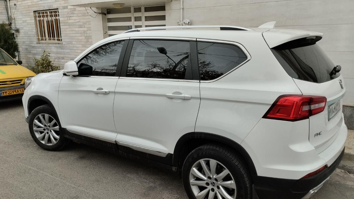 شیشه دودی تخصصی (UV400)|خدمات موتور و ماشین|همدان, |دیوار