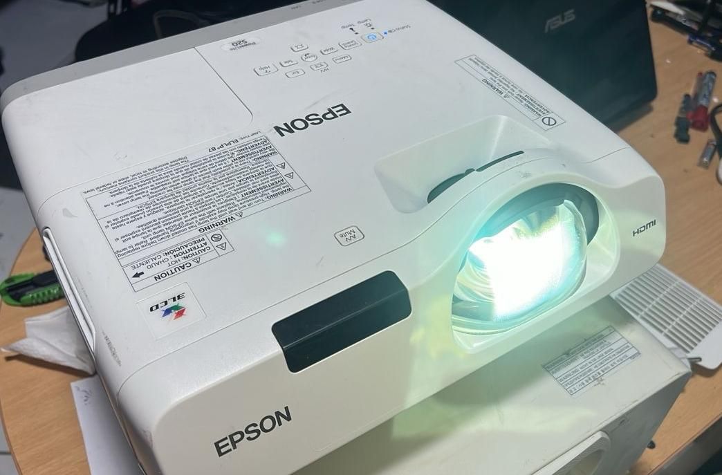 ویدئو پروژکتور آموزشی و سینمائی|تلویزیون و پروژکتور|زنجان, |دیوار