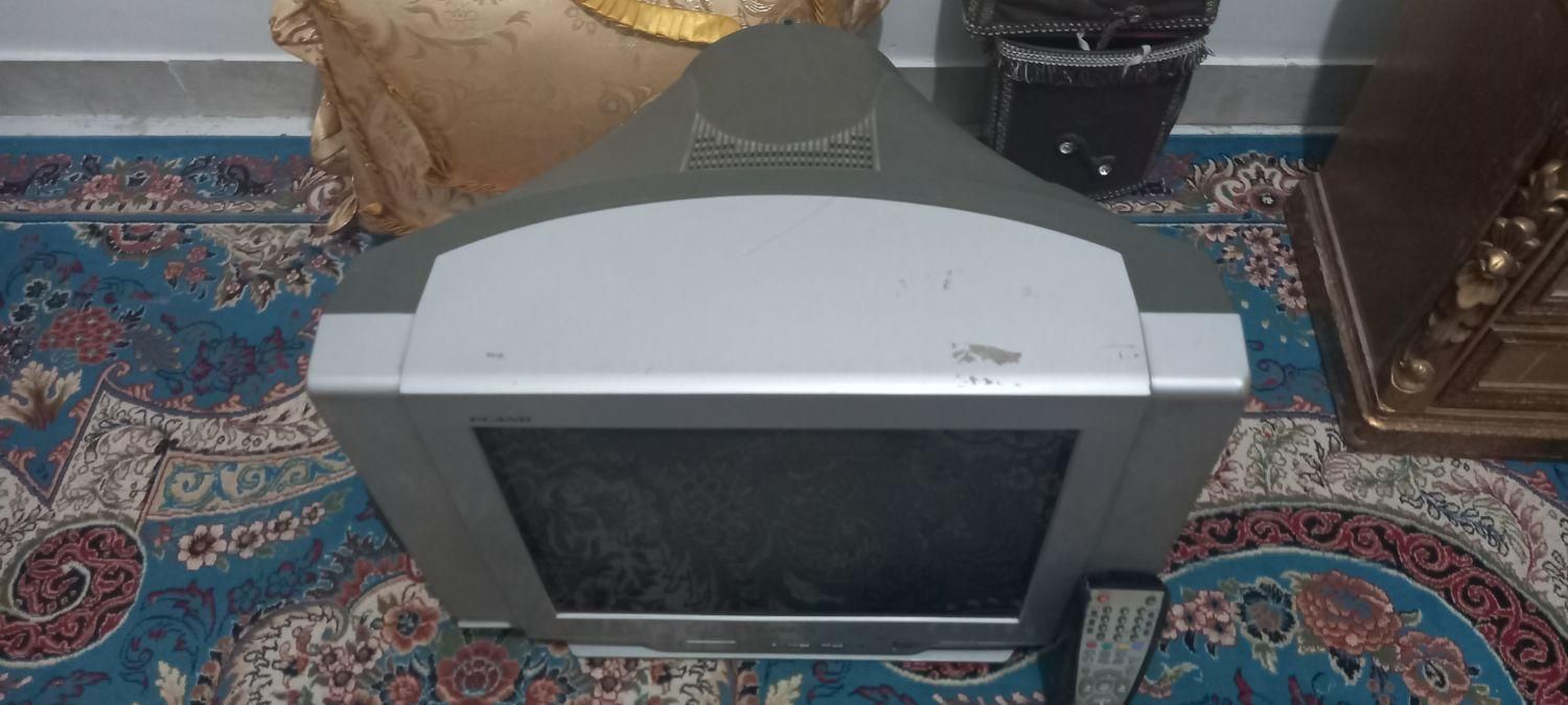 سلام یک تلویزیون فروش فوری|تلویزیون و پروژکتور|کاشان, کارگر|دیوار